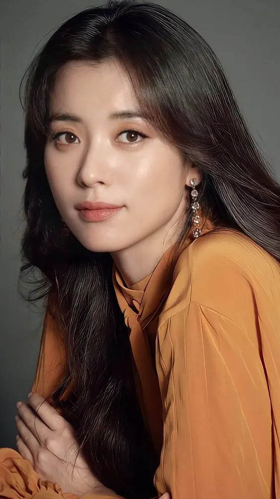 10 Most Beautiful Kdrama Actress: A Stunning Showcase of Talent and Beauty 7 Han Hyo-joo