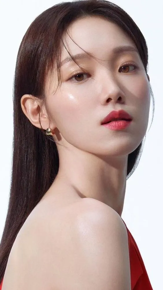 10 Most Beautiful Kdrama Actress: A Stunning Showcase of Talent and Beauty 11 Lee Sung-kyung