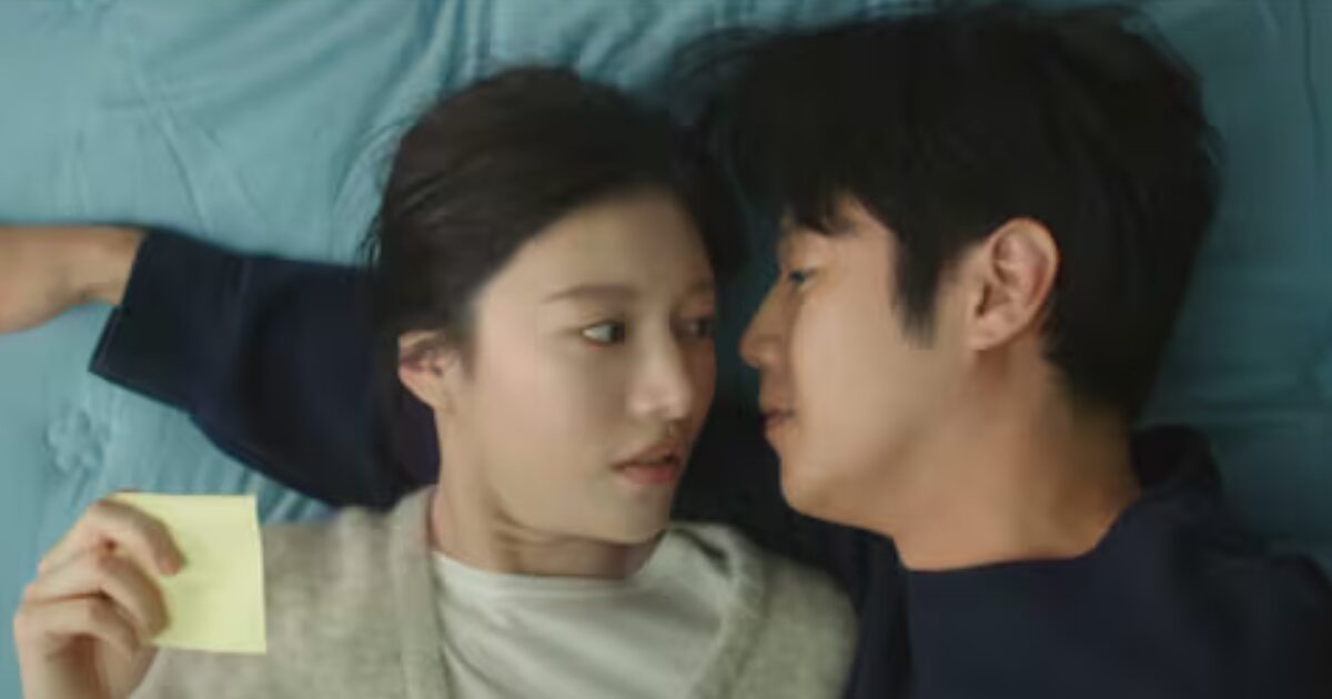 "Resident Playbook" Go Youn Jung Discusses the Controversial Age Gap with Jung Joon Won 1 "Resident Playbook" Go Youn Jung Addresses The Controversial Age Difference Between Her And Jung Joon Won