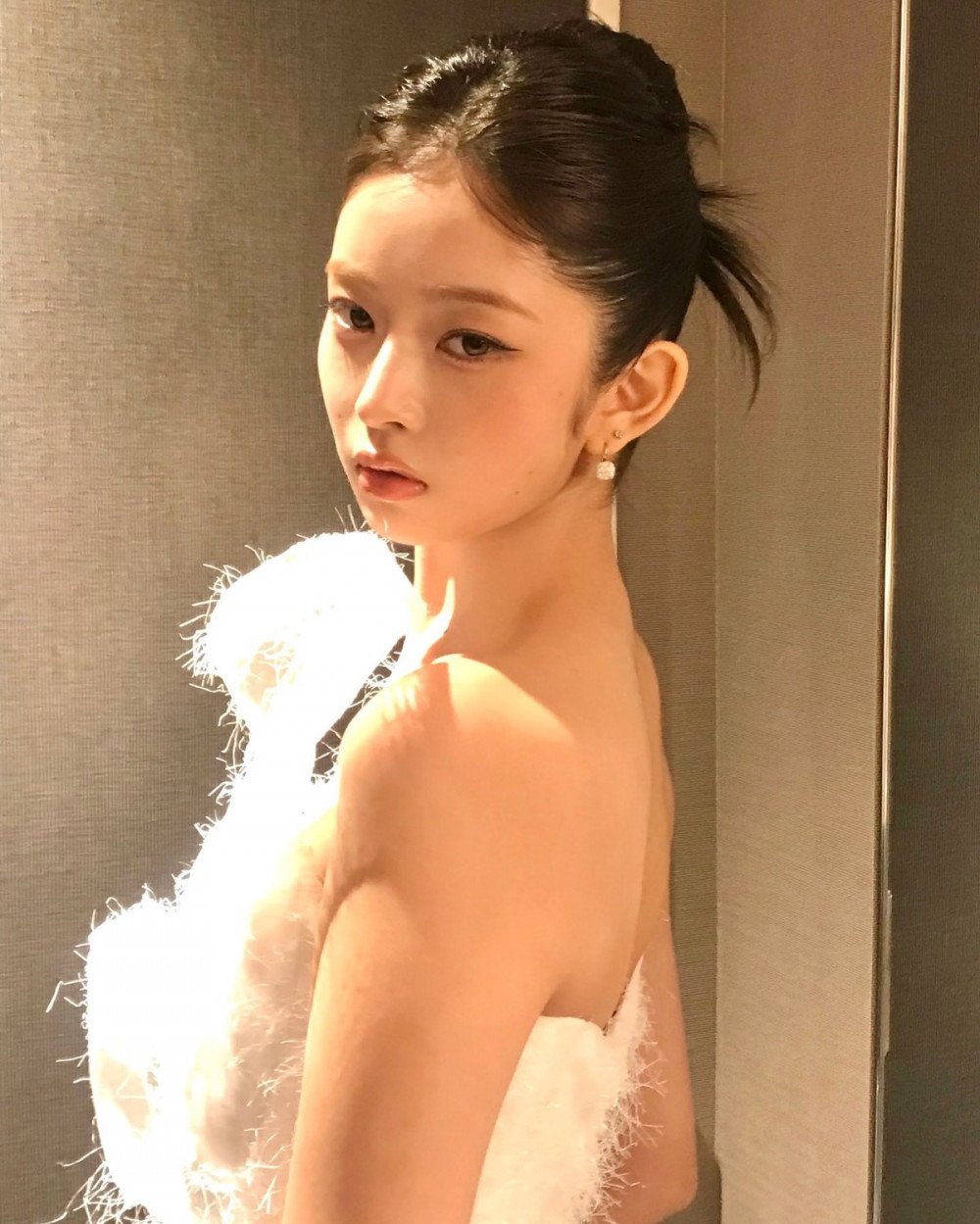 IVE’s Rei Amazes Fans with Graceful Makeover After Shedding Bangs 2 Rei IVE