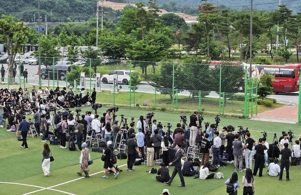 RM and V of BTS Officially Released from Military Duty, Welcome Fans in Chuncheon 4 Military Band Performance