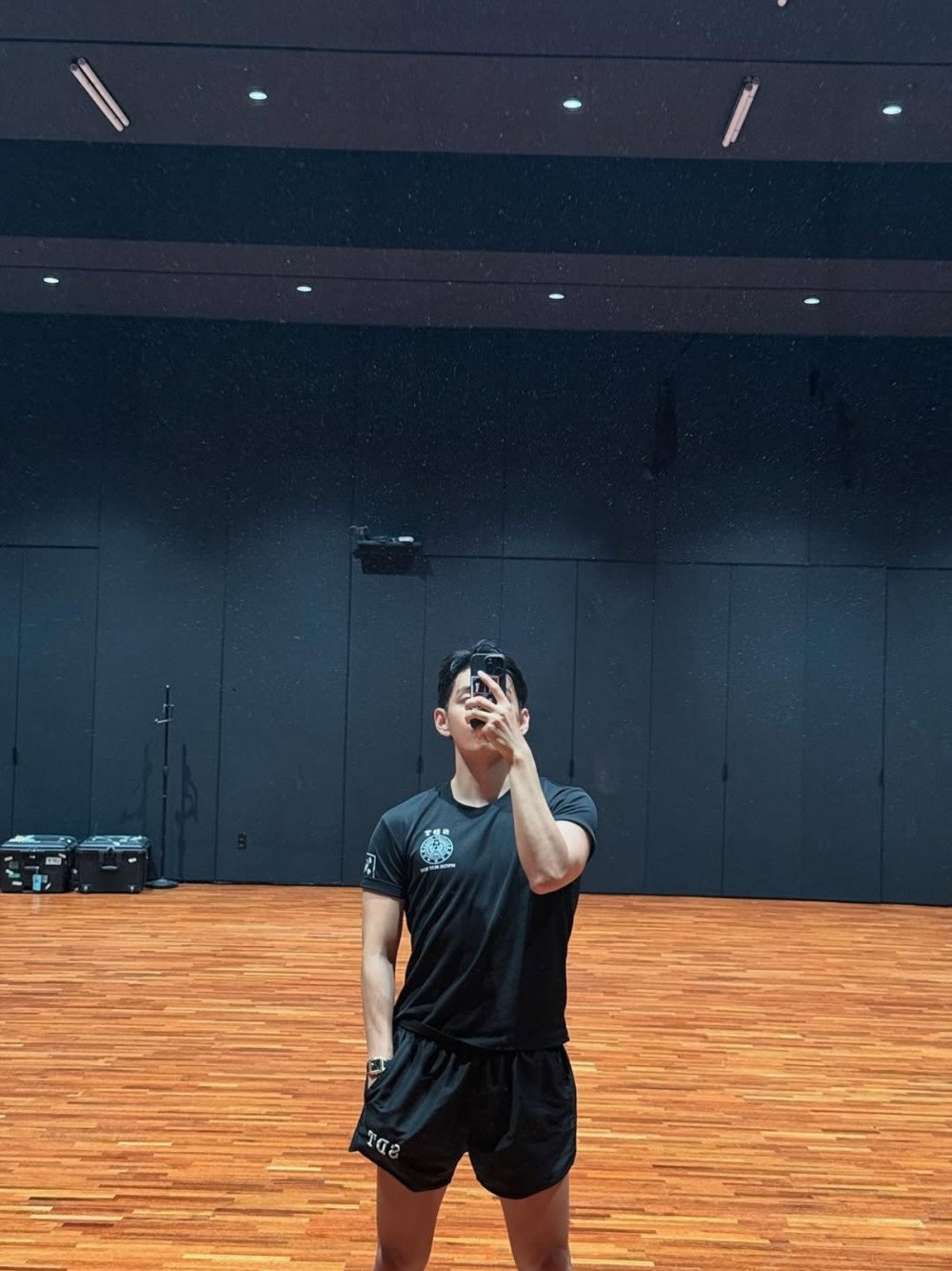 V Reflects on Military Memories on Instagram After Discharge from BTS 4 V Reflects on Military Memories on Instagram After Discharge from BTS