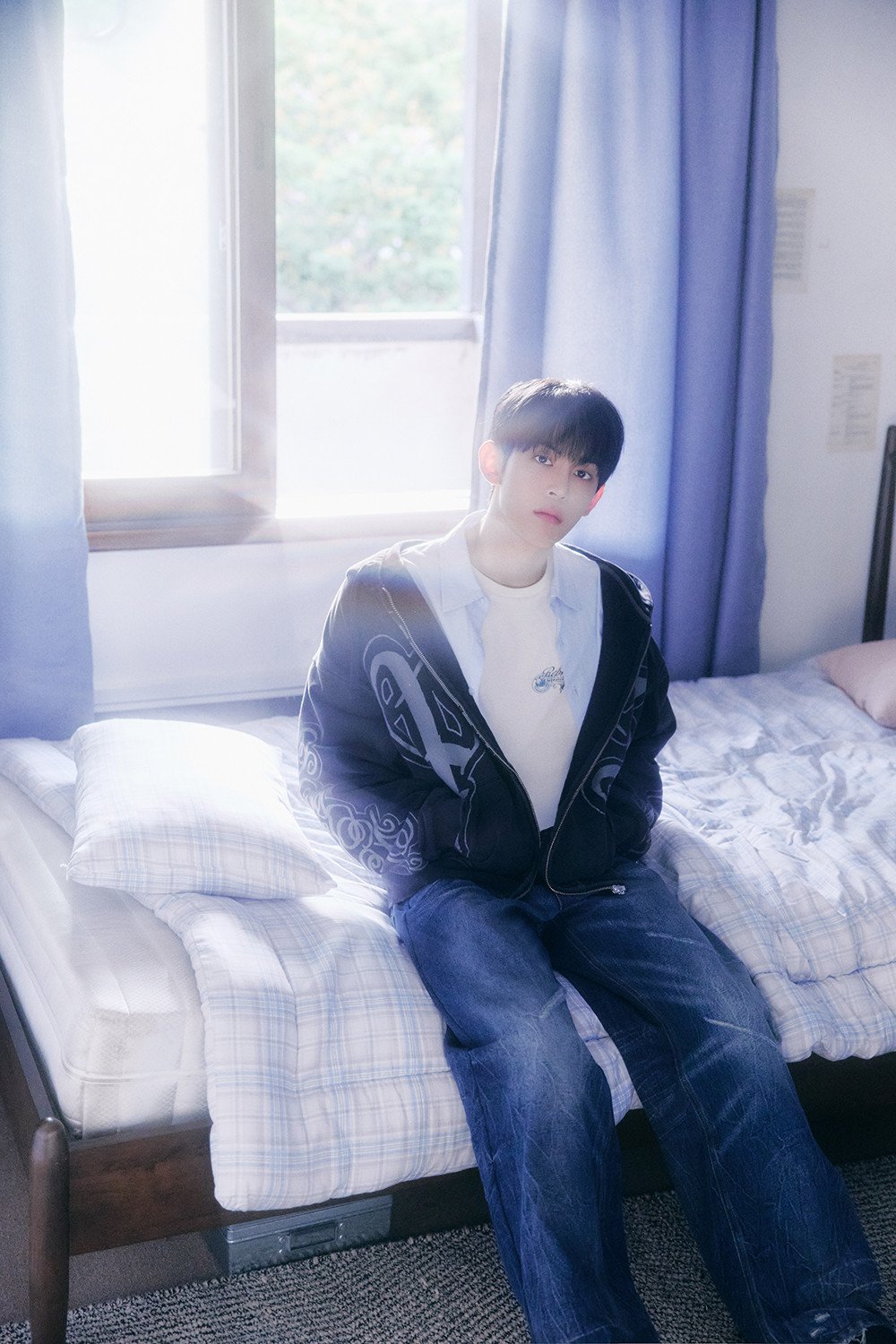 NOWZ Depicts Brooding Summer Vibes in Teaser Images for 'Fly to the Youth' Featuring Yuqi of (G)I-DLE