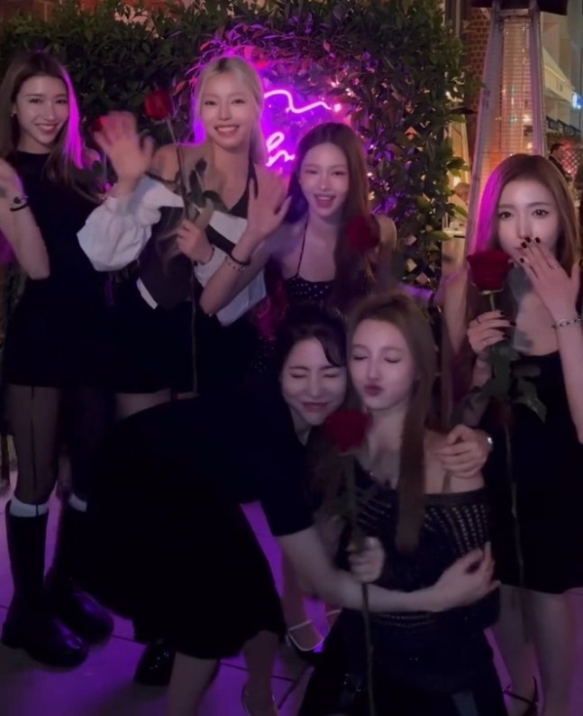 A20 MAY, Lee Soo Man's New Girl Group, Celebrates Their Friendship with Sunny from Girls' Generation 2 A2O MAY with Sunny