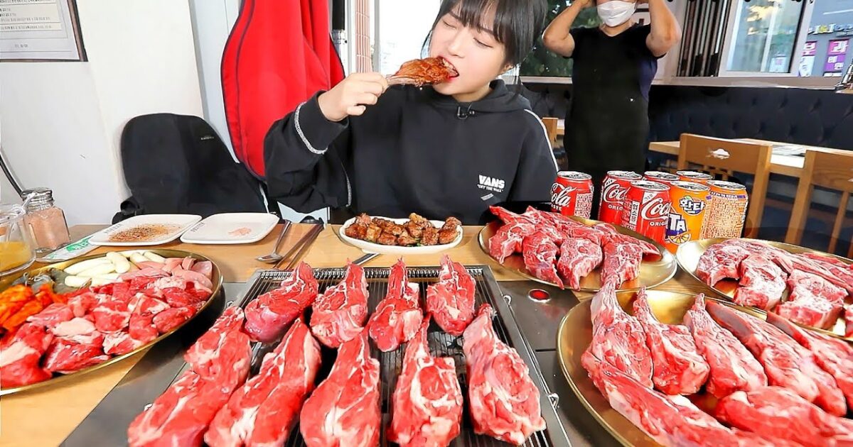 Expert Describes Why Tzuyang’s Stomach Acts Like a Bottomless Pit Without Weight Gain 1 Professional Explains How Tzuyang's Stomach Is Like A Bottomless Pit That's Unable To Gain Weight