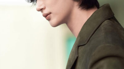 Famous Actor Successfully Wears a Challenging Accessory 11 Popular Actor Pulls Off A Hard-To-Wear Accessory