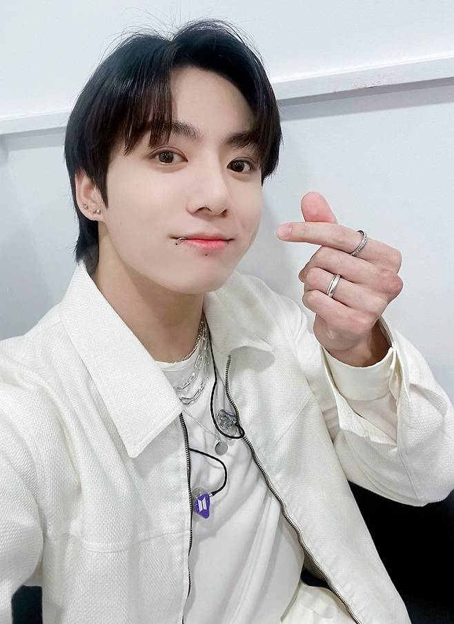 Fans Organize Unique Welcome Home Project for Jungkook's Military Return 2 Jungkook Buses