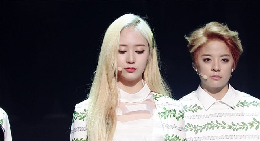 K-Pop Fans Revisit Iconic Photos and GIFs from the 2nd and 3rd Generations: Which Ones Do You Recognize? 1 Krystal Blond Hair