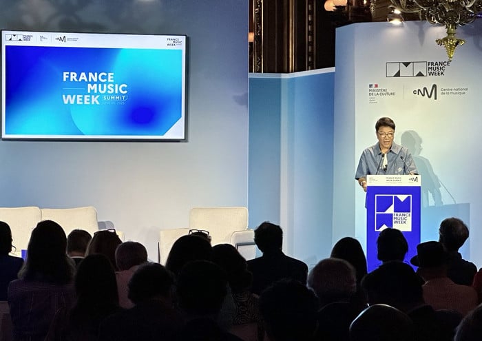 Lee Soo Man and Macron Convene to Explore K-Pop Collaboration 2 France Music Week Summit