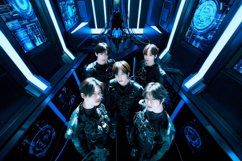 TXT Reveals Sci-Fi Theme in New Teasers for 'The Star Chapter: TOGETHER' 4 TXT Reveals Sci-Fi Theme in New Teasers for 'The Star Chapter: TOGETHER'