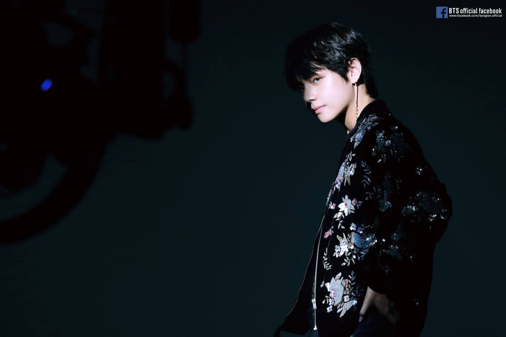BTS V's "Singularity" Music Video Reaches 200 Million Views on YouTube 1 BTS V’s (Kim Taehyung) “Singularity” MV hits 200 million views on YouTube