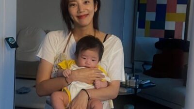 Son Dambi with her daughter | @xodambi/Instagram