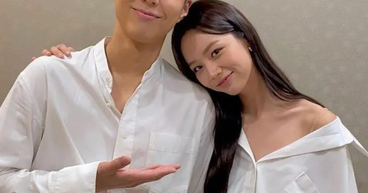 Hyeri Hit With Backlash For Being Overly Touchy With Male Co-Stars