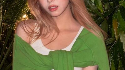 Famed 4th-Generation Idol To Make Her Acting Debut As Park Shin Hye's Younger Sister