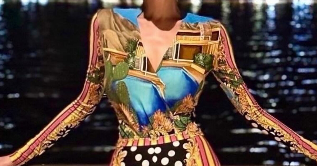 54-Year-Old Actress Flaunts Curves in Figure-Hugging Outfits Amid Editing Accusations 1 54-Year-Old Actress Shows Off All Her Curves In Skin Tight Outfits... Now Accused of "Editing" Her Proportions