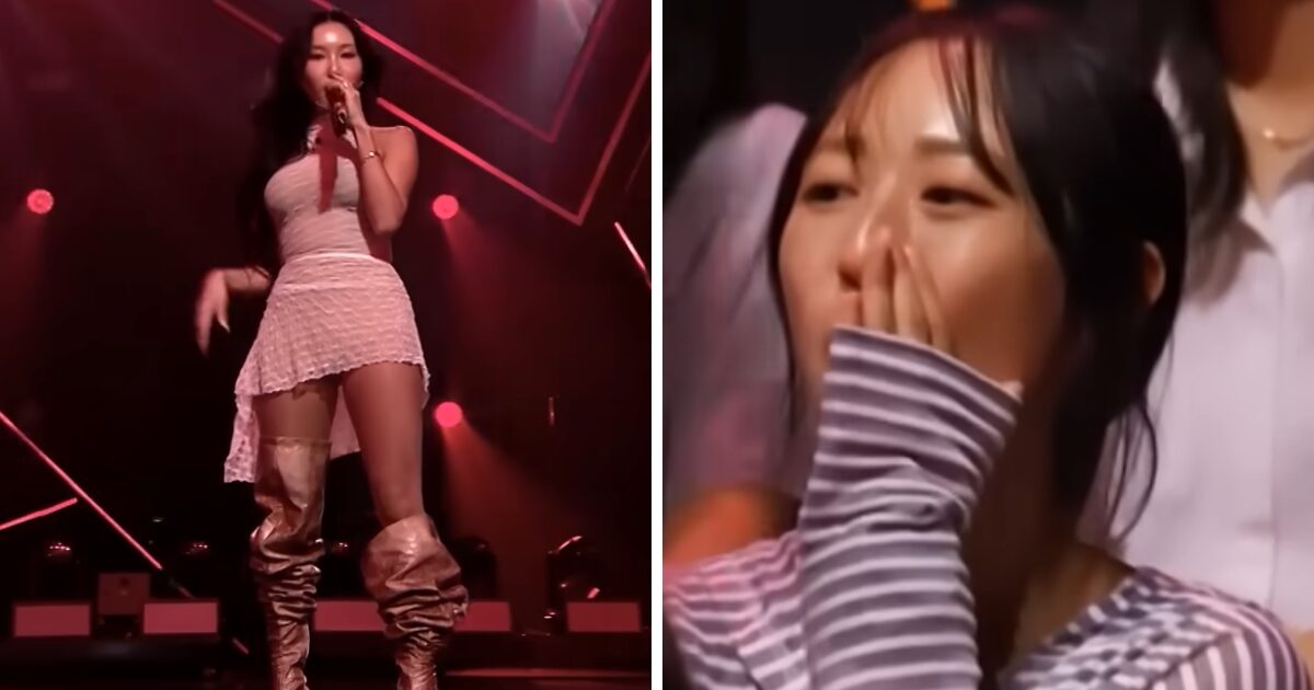 Hwasa of MAMAMOO Experiences Frightening Incident During Performance 1 MAMAMOO's Hwasa Suffers Scary On Stage Incident