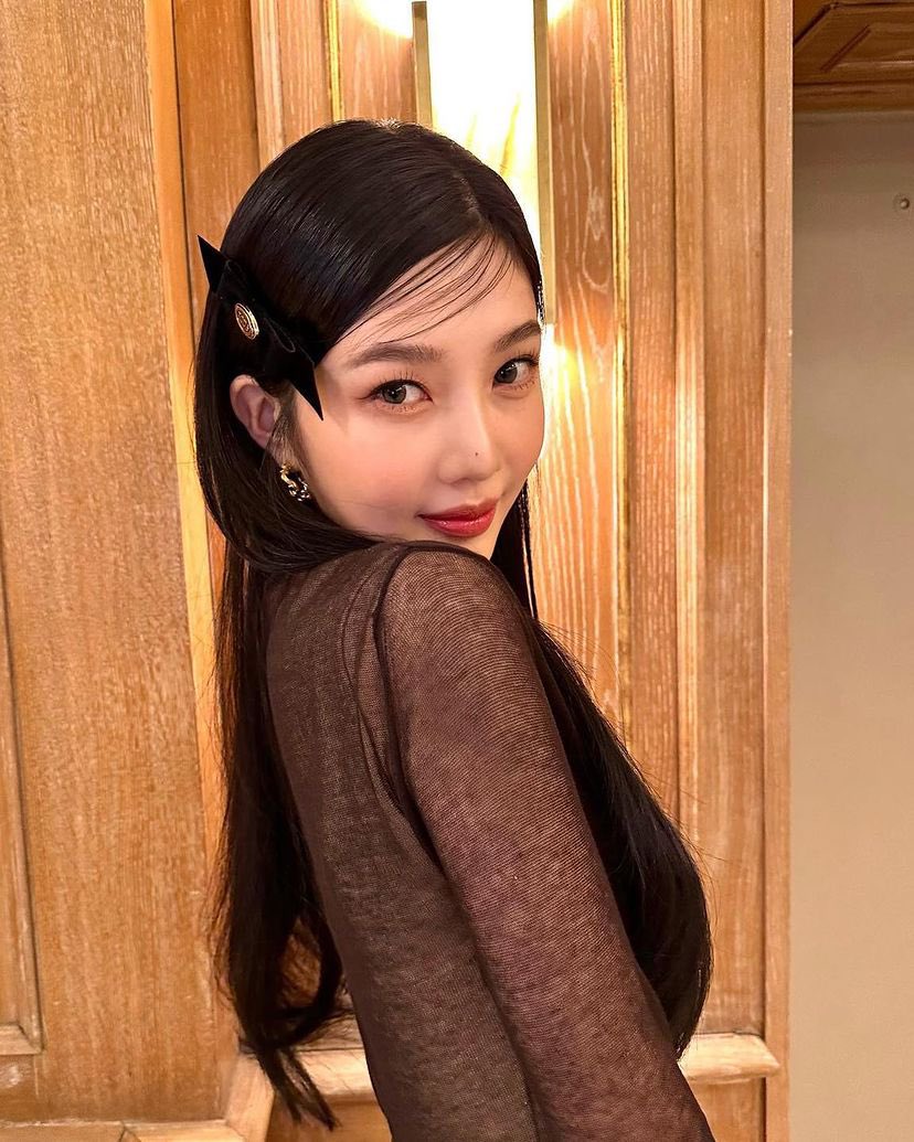 4th Gen Idol Is a Visual Goddess With "Perilla Leaf" Hairstyle 5 Karina from aespa