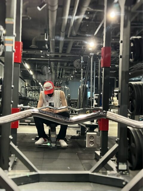 5th Gen Idol Turns Heads With His Surprising Hot Physique 7 Another gym shot of Sungchan