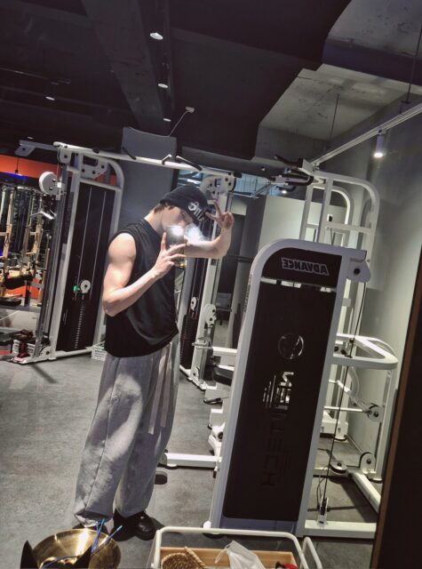 5th Gen Idol Turns Heads With His Surprising Hot Physique 5 Sungchan gym photo