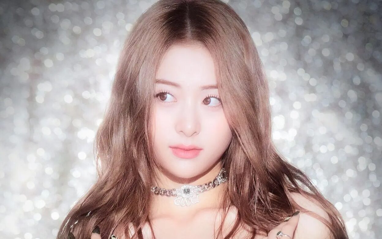 LE SSERAFIM's Huh Yujin to sit out from upcoming Weverse Con Festival due to health issues