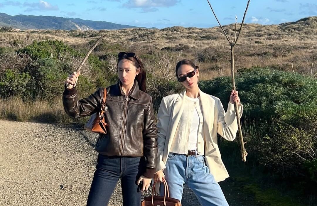 Iconic Jung sisters, Jessica and Krystal, embody twin vibes