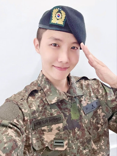 The Sole 4th Generation Boy Group Member Who Finished Military Service Before Debut 2 The Sole 4th Generation Boy Group Member Who Finished Military Service Before Debut