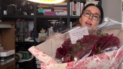 Uhm Jung Hwa reflects on 15 years since thyroid surgery “Grateful to those who stayed by my side”
