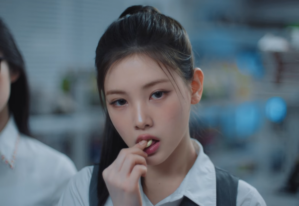 Debate Erupts Over Allegations of Minor Sexualization in I-DLE's "Baby Don't Cry" Featuring Soyeon 3 Debate Erupts Over Allegations of Minor Sexualization in I-DLE's "Baby Don't Cry" Featuring Soyeon