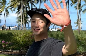 Jung Joon-won glows in Bali with 'Resident Playbook' charm