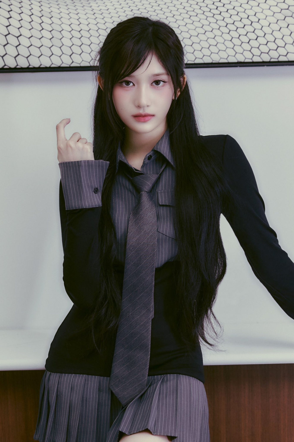 IVE Teaser Image 7