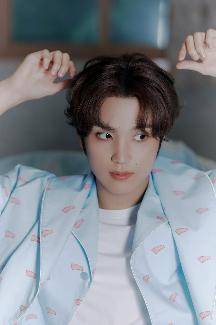 NCT Dream Unveils Supernatural Abilities in New Music Video Teaser for "BTTF" from 'Go Back to the Future' 19 NCT Dream Unveils Supernatural Abilities in New Music Video Teaser for "BTTF" from 'Go Back to the Future'