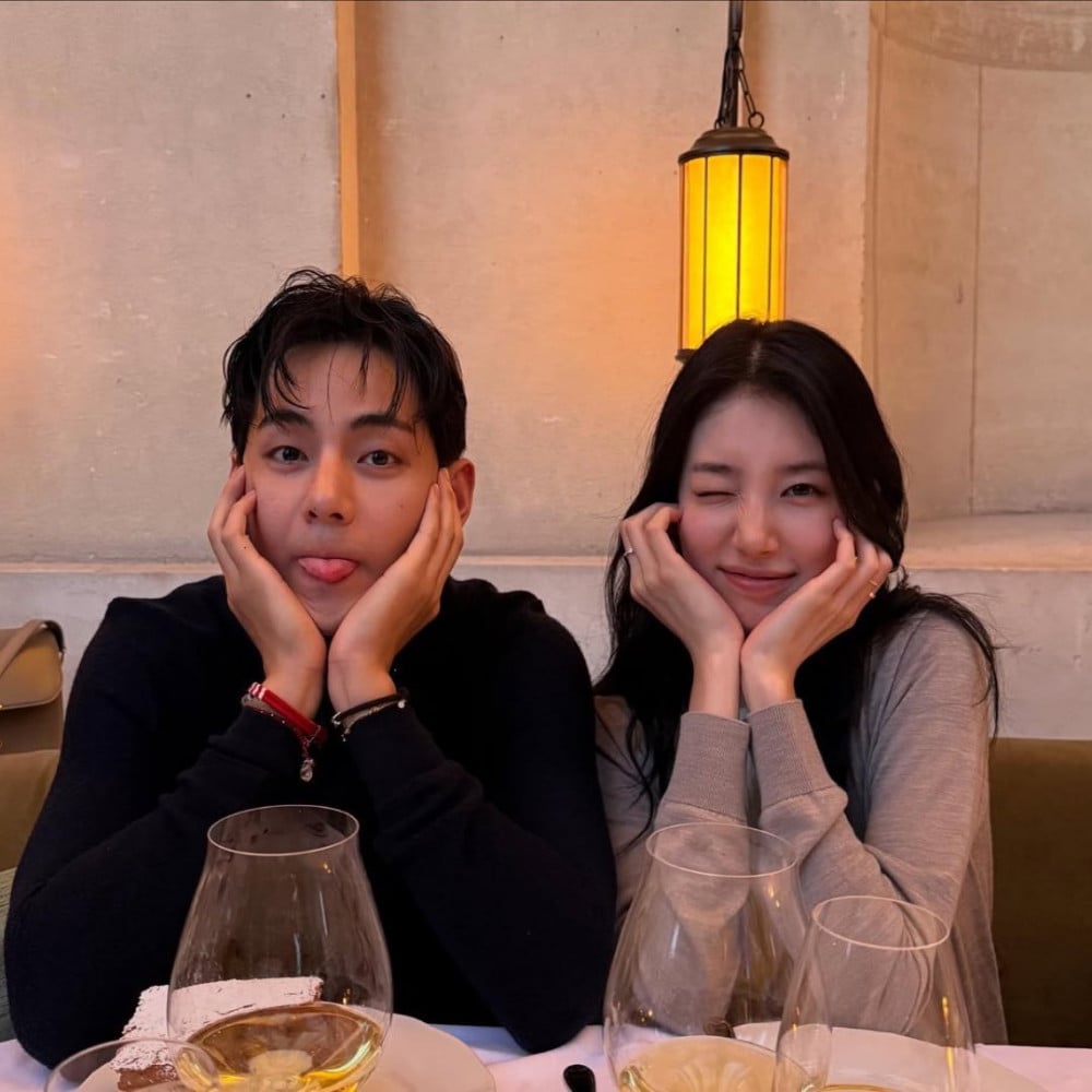 Visual Trio: Kim Taehyung, Bae Suzy, and Park Bo Gum Captivate Fans with Their Adorable Interactions 3 Visual Trio: Kim Taehyung, Bae Suzy, and Park Bo Gum Captivate Fans with Their Adorable Interactions