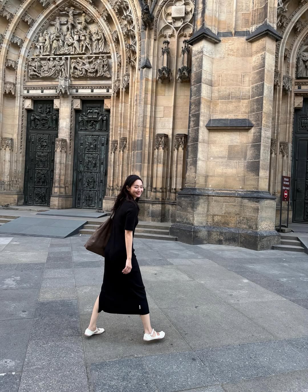 Shin Min Ah’s toe shoes