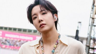 BTS's J-Hope Suffers Wardrobe Malfunction At Lollapalooza Berlin, Handles It Like a Pro