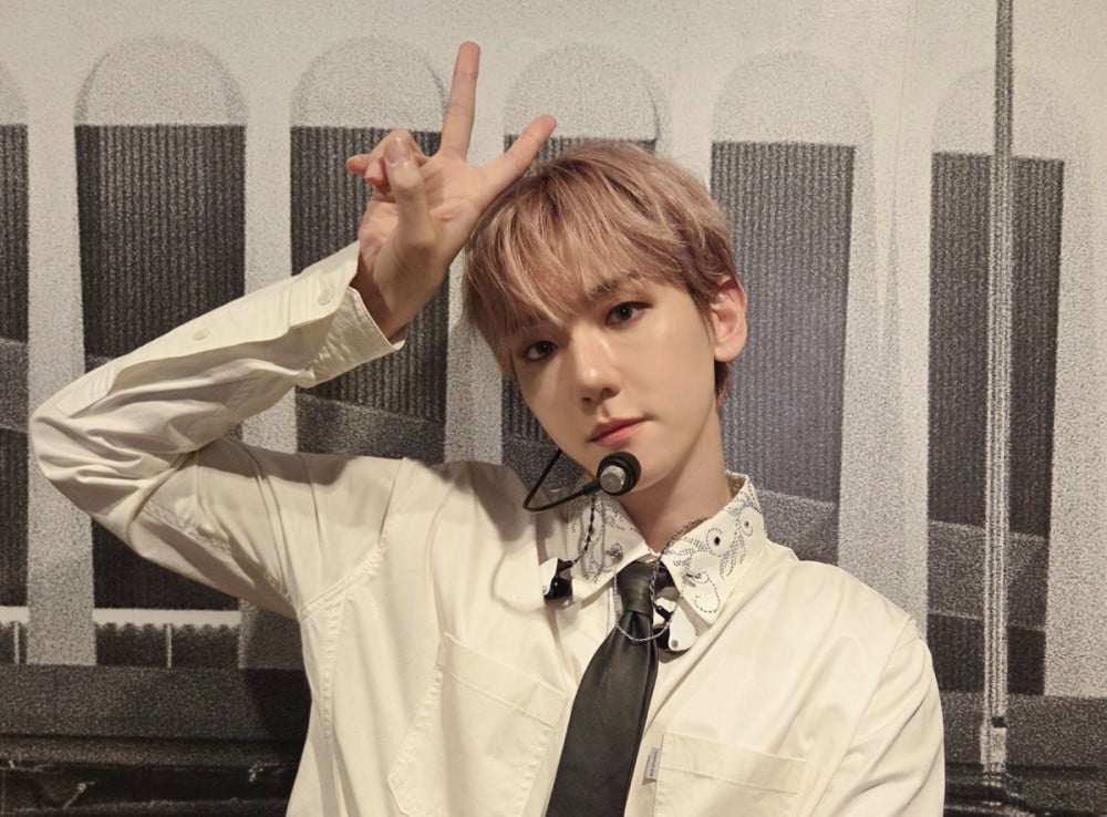 BAEKHYUN Live