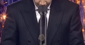 Beloved TV Star Gives The Most Unexpected Acceptance Speech At The “4th Blue Dragon Series Awards”