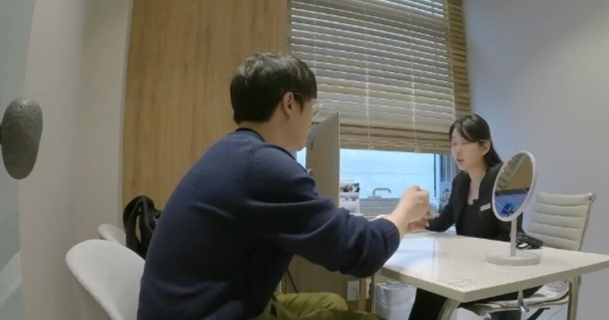 Popular Singer Sparks Huge Controversy While Trying To Get Treatment Done