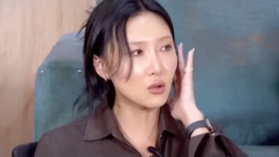 MAMAMOO's Hwasa Suffers Hearing Loss After In-Ear Explosion
