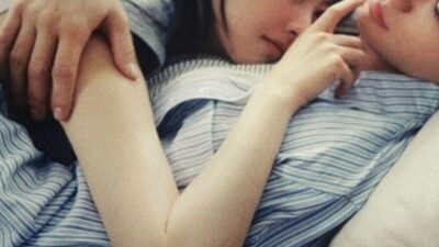 "Lying Between His Legs!" Famous Actress And Popular Idol's Photos Together Cause Shock