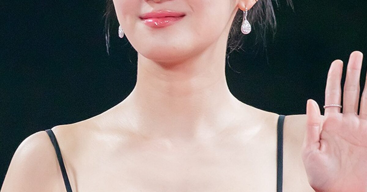 Popular Actress Reveals She Turned Down SM Entertainment's Casting Offer