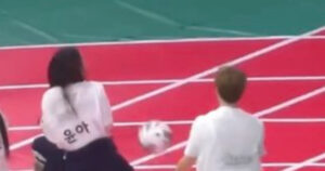 Popular Fifth-Gen Idol’s Behavior At “ISAC 2025” Triggers Divided Reactions