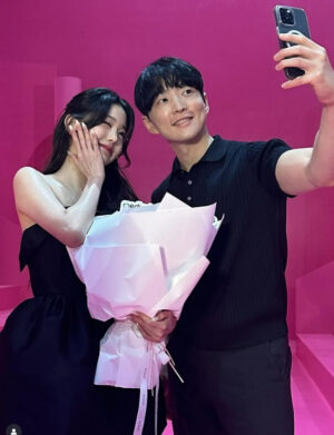 Kim and Jang Wonyoung