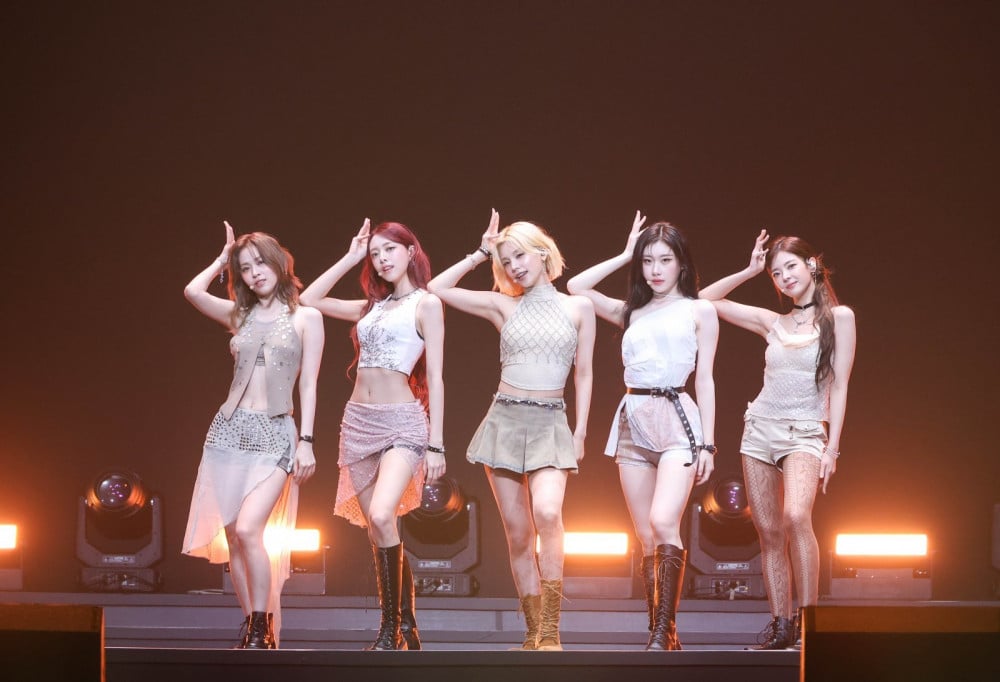 ITZY performance closeup
